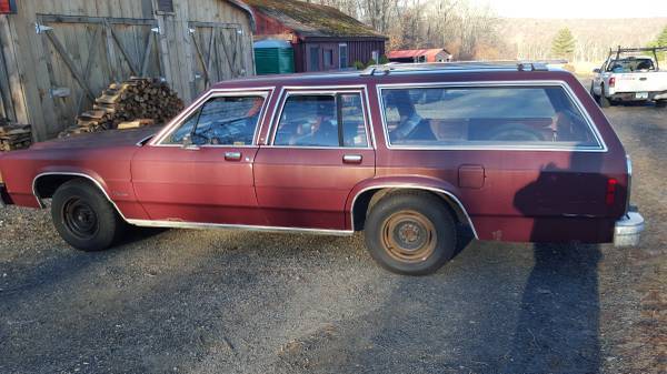 1986 Red Ford Crown Victoria Wagon