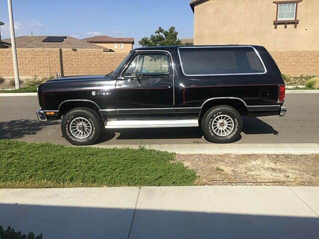 1986 Black Dodge Ramcharger