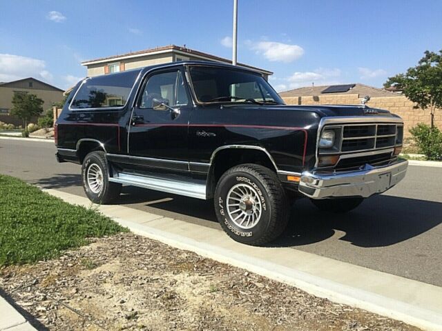 1986 Black Dodge Ramcharger