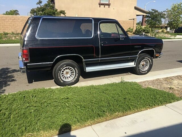 1986 Black Dodge Ramcharger