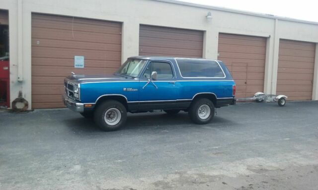 1986 Blue Dodge Ramcharger Hatchback