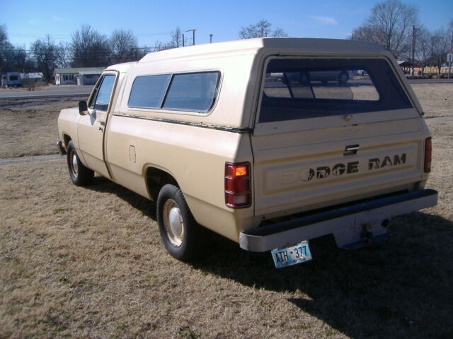 1986 beight Dodge Ram 1500 Extended Crew Cab Pickup