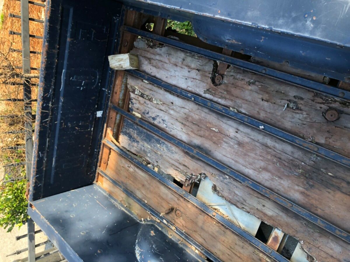 1986 Blue Ford F-150 Standard Cab Pickup