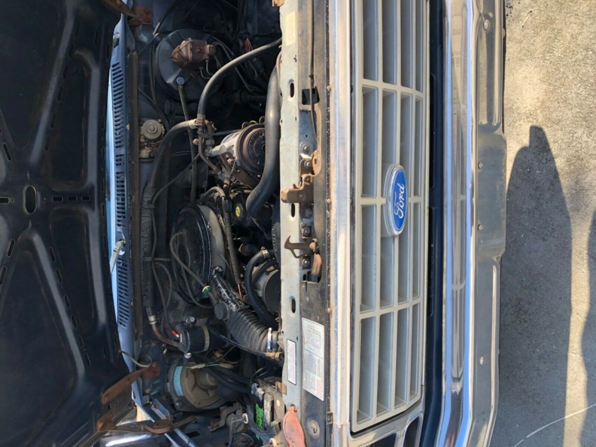 1986 Blue Ford F-150 Standard Cab Pickup