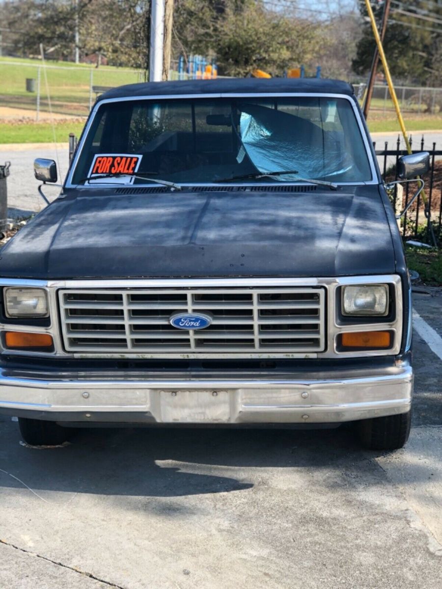 1986 Blue Ford F-150 Standard Cab Pickup