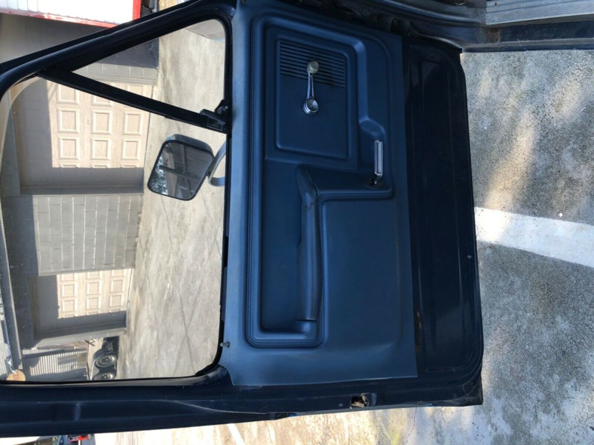 1986 Blue Ford F-150 Standard Cab Pickup