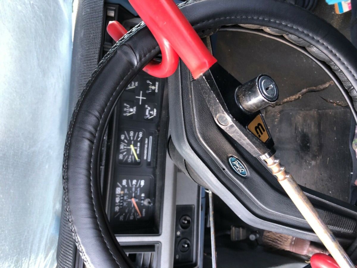 1986 Blue Ford F-150 Standard Cab Pickup