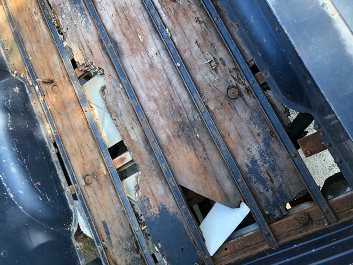 1986 Blue Ford F-150 Standard Cab Pickup