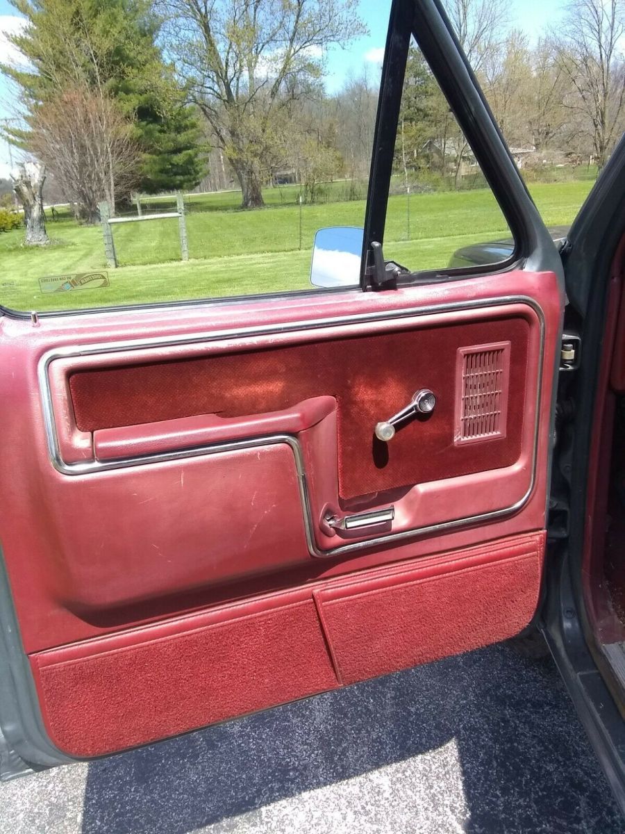 1986 Gray Ford F-250 Standard Cab Pickup