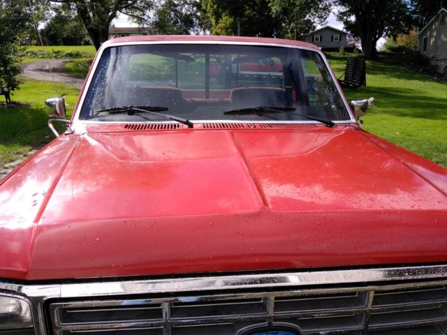 1986 Red Ford F-350