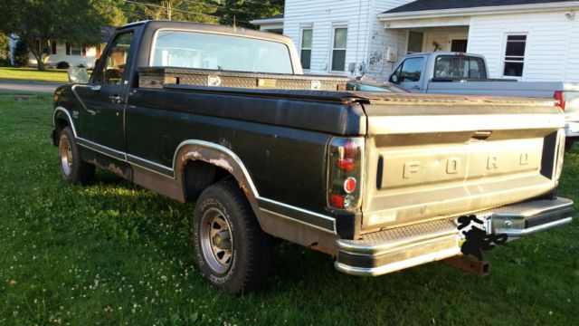 1986 Black Ford F-150 Standard Cab Pickup