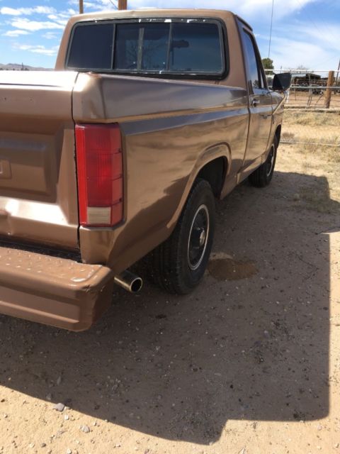 1986 Brown Ford F-150 Standard Cab Pickup