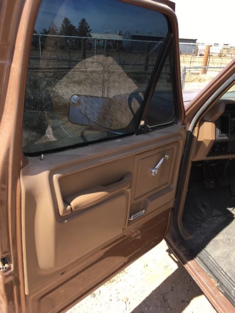 1986 Brown Ford F-150 Standard Cab Pickup