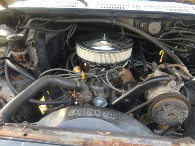 1986 white Ford F-250 Extended Cab Pickup