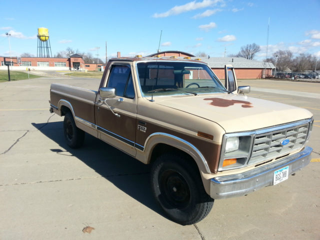 1986 Brown Ford F-250 TRUCK