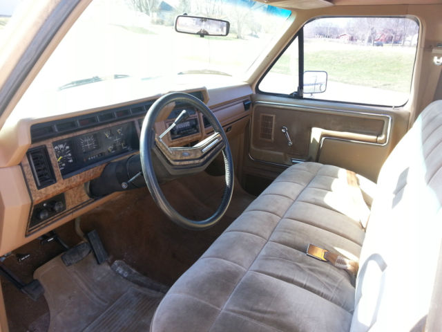 1986 Brown Ford F-250 TRUCK