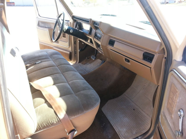 1986 Brown Ford F-250 TRUCK