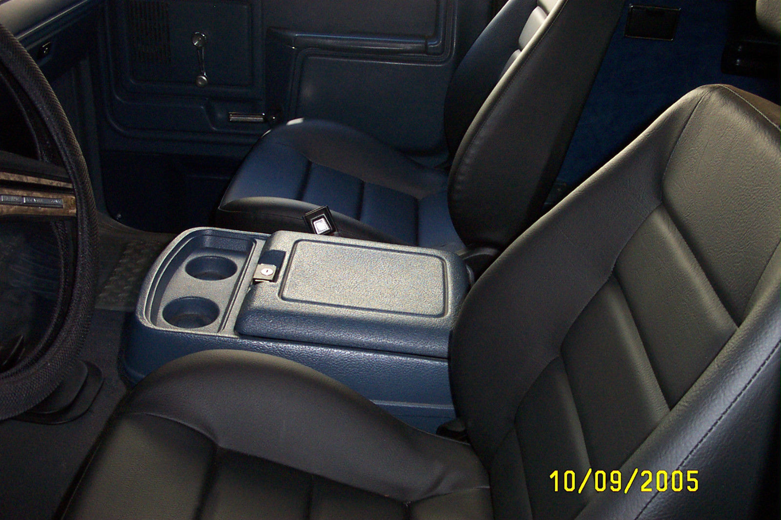 1986 Blue Ford Bronco Sport Utility