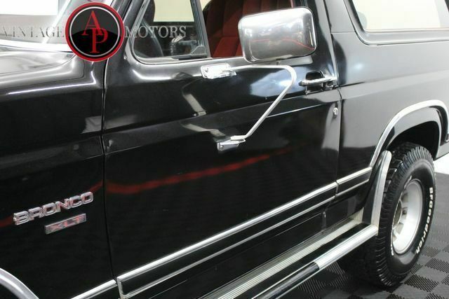 1986 Black Ford Bronco --