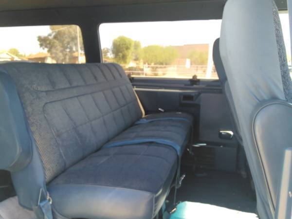 1986 Blue Ford E-Series Van Van