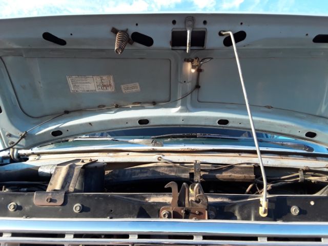 1986 Blue Ford E-Series Van Van