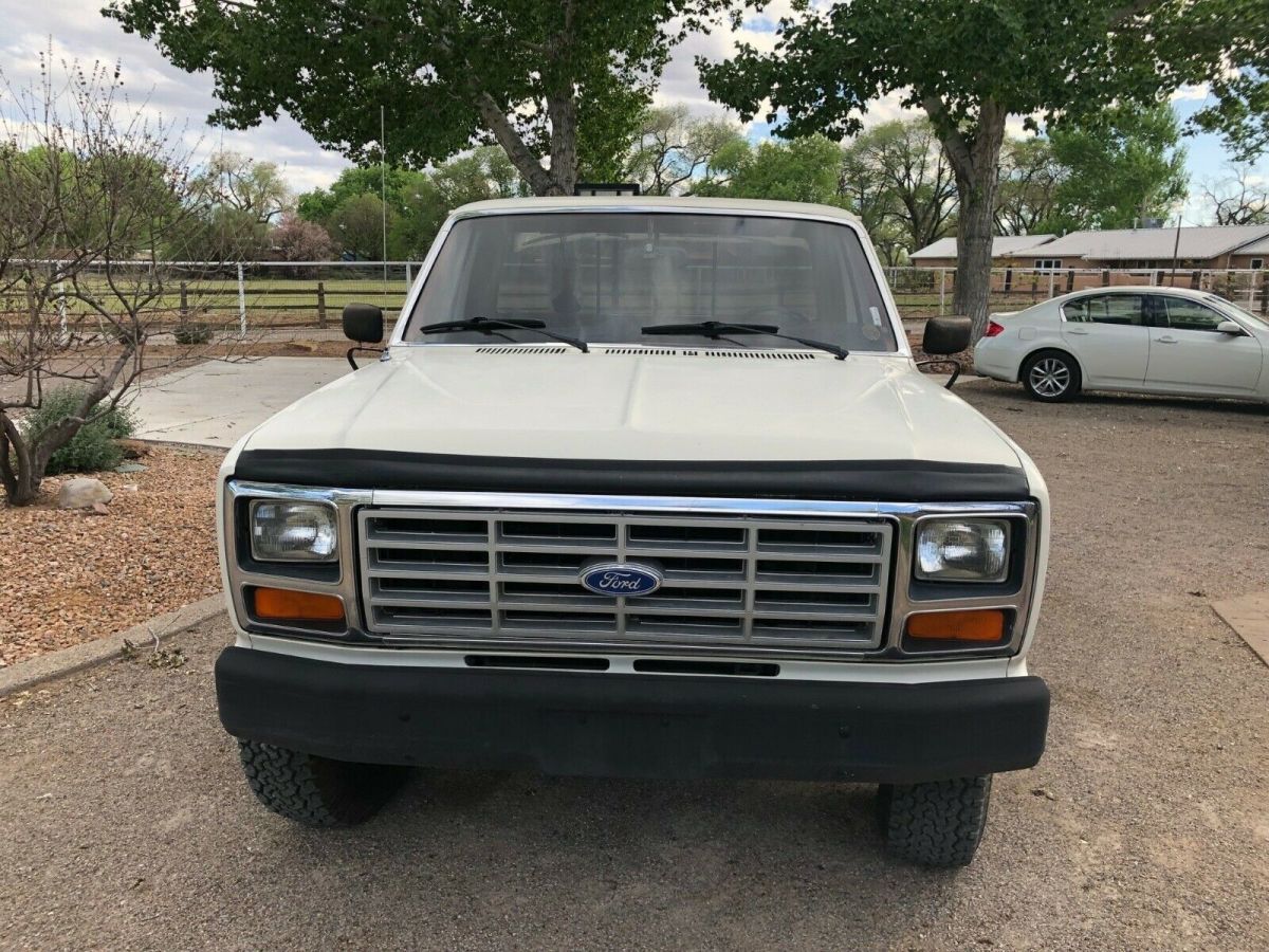 1986 White Ford F-150