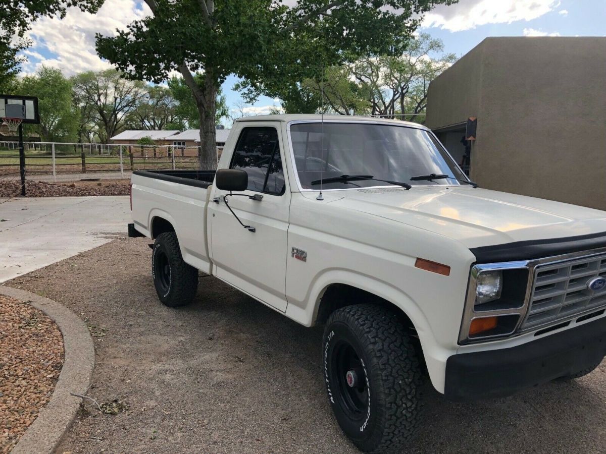 1986 White Ford F-150