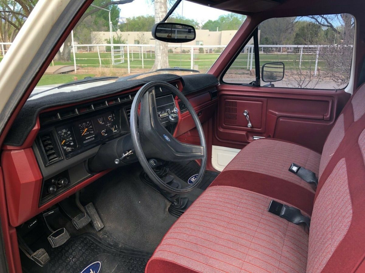 1986 White Ford F-150