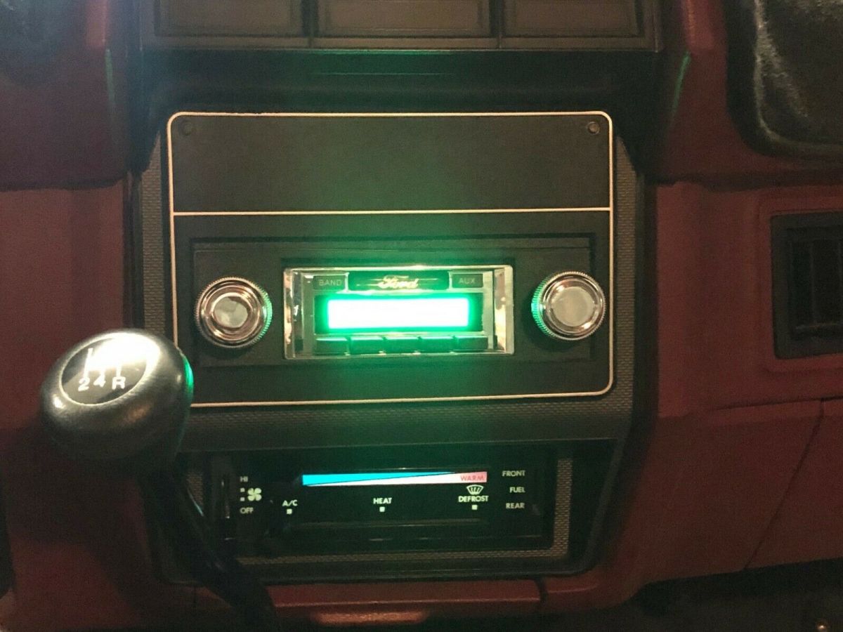 1986 White Ford F-150