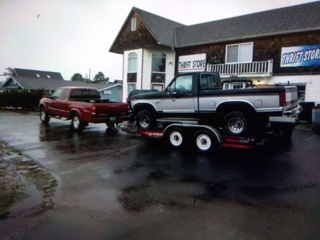 1986 Black/Silver Ford F-150 Standard Cab Pickup