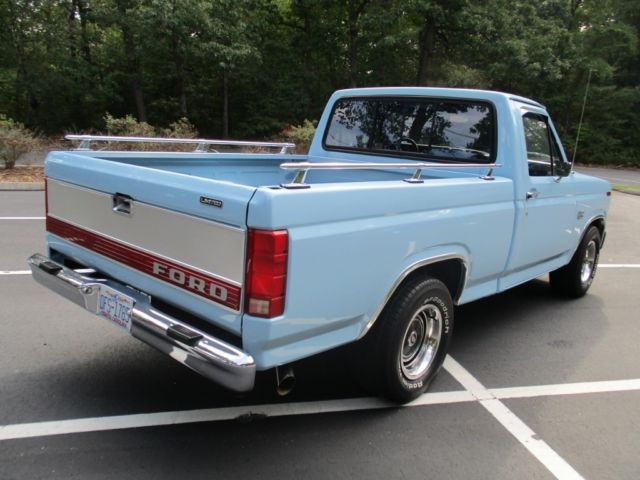 1986 Blue Ford F-150 TRUCK