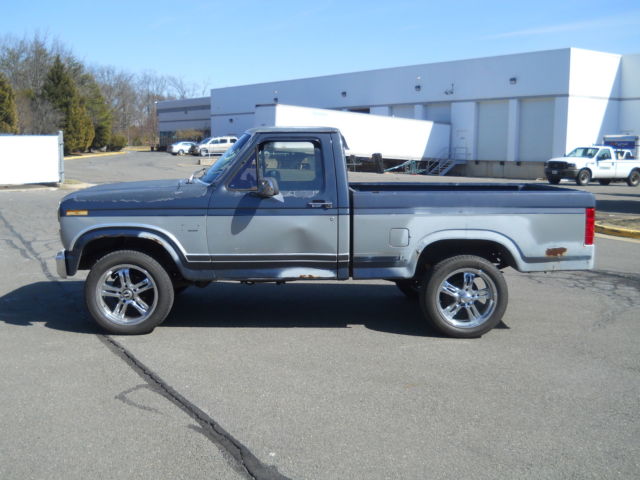 1986 Blue Ford F-150 Pickup