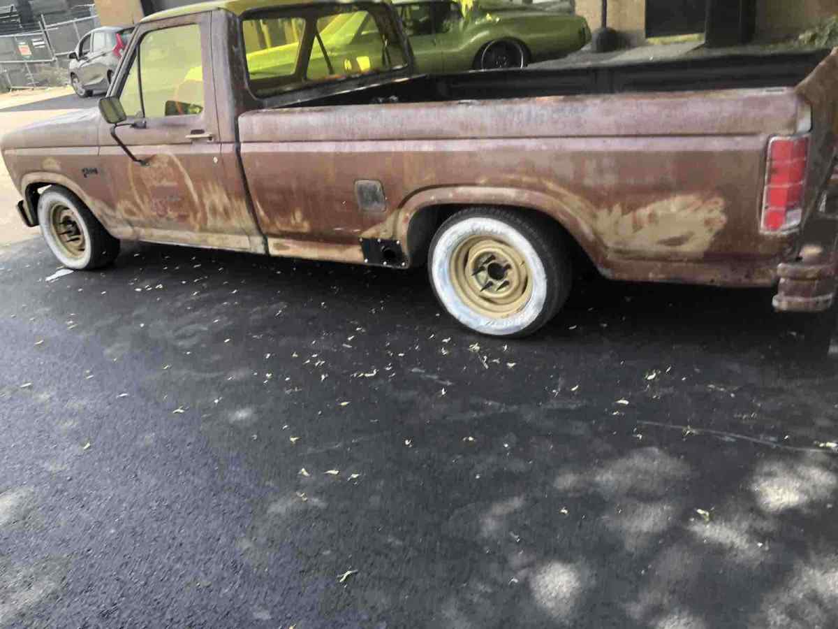 1986 Orange Ford F-150 Pickup