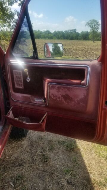 1986 Red Ford F-150 Pickup