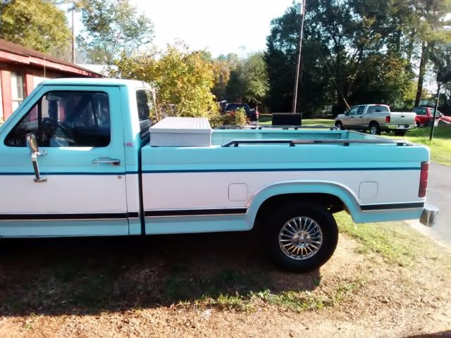 1986 Blue & White Ford F-150 Standard Cab Pickup