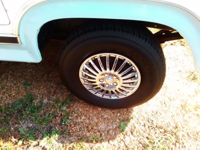1986 Blue & White Ford F-150 Standard Cab Pickup