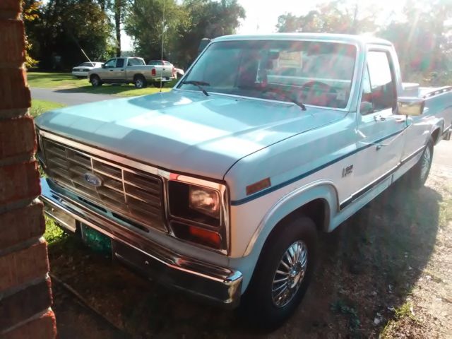 1986 Blue & White Ford F-150 Standard Cab Pickup