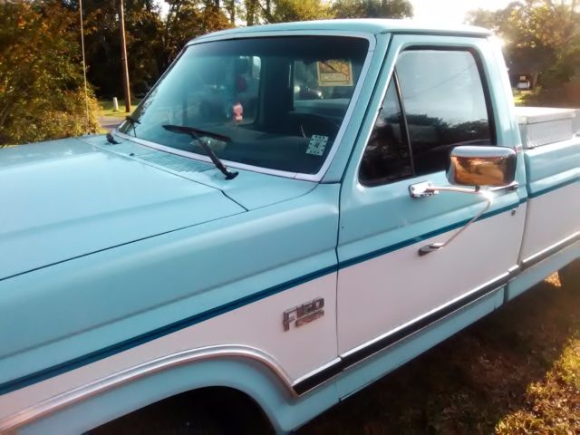1986 Blue & White Ford F-150 Standard Cab Pickup