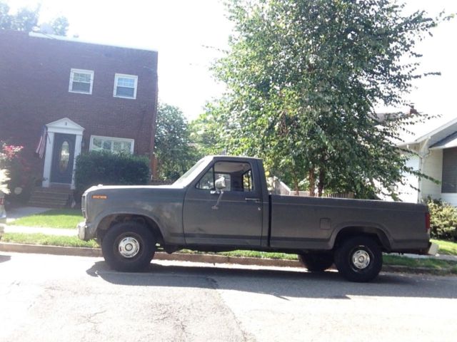 1986 Gray Ford F-150 Standard Cab Pickup