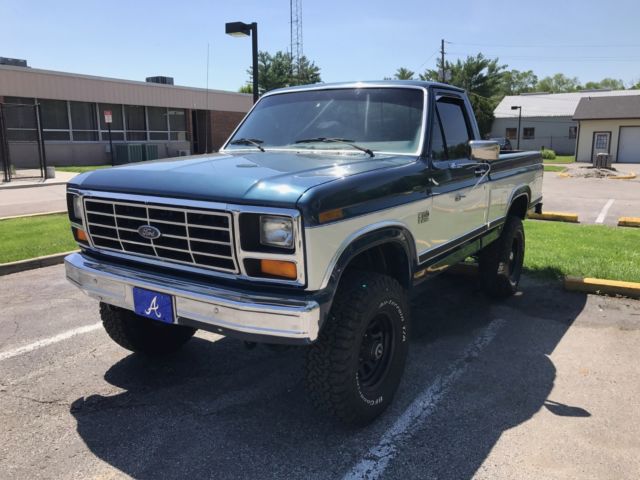 1986 Blue Ford F-150 Standard Cab Pickup