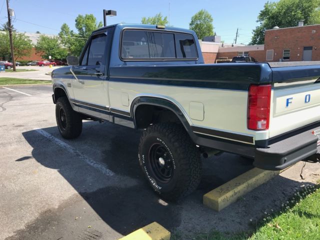 1986 Blue Ford F-150 Standard Cab Pickup