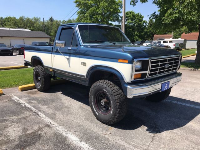 1986 Blue Ford F-150 Standard Cab Pickup