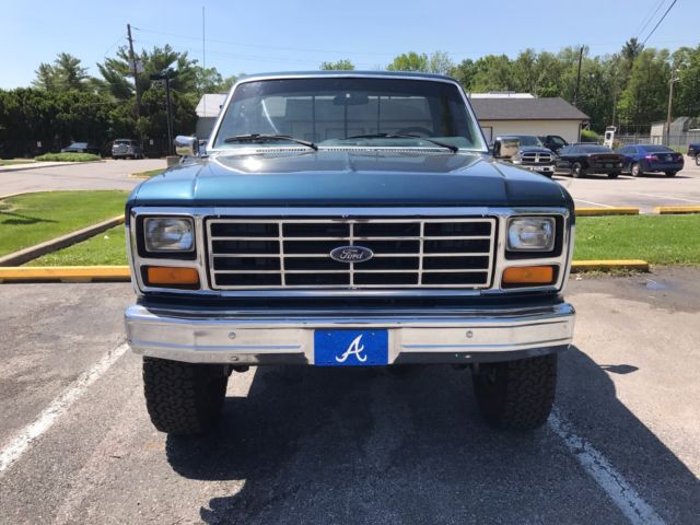 1986 Blue Ford F-150 Standard Cab Pickup
