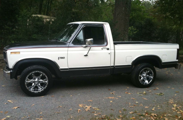 1986 White Ford F-150