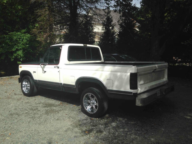 1986 White Ford F-150