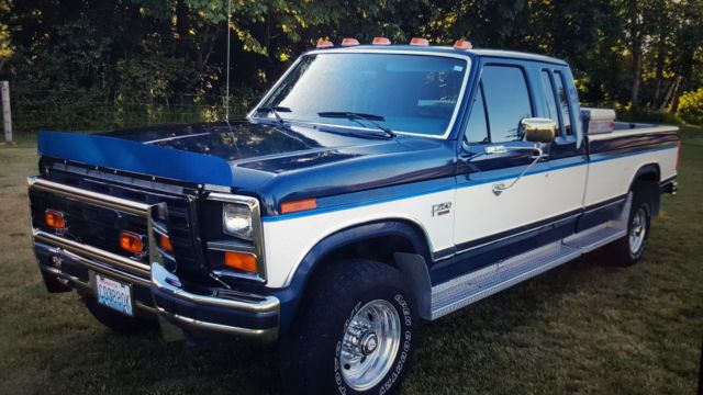 1986 Blue Ford F-250 Extended Cab Pickup