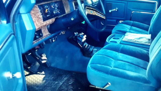 1986 Blue Ford F-250 Extended Cab Pickup