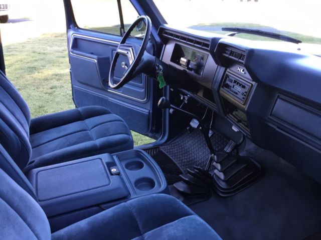 1986 Blue Ford F-250 Extended Cab Pickup