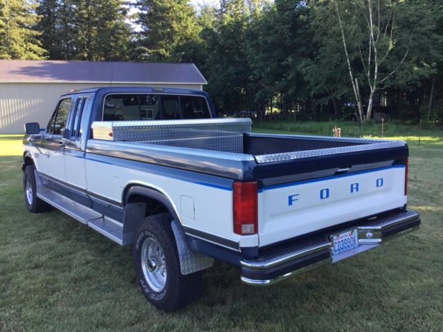 1986 Blue Ford F-250 Extended Cab Pickup