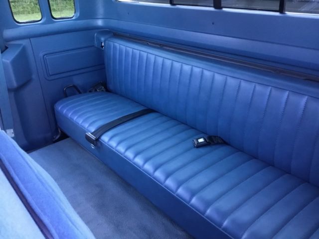 1986 Blue Ford F-250 Extended Cab Pickup